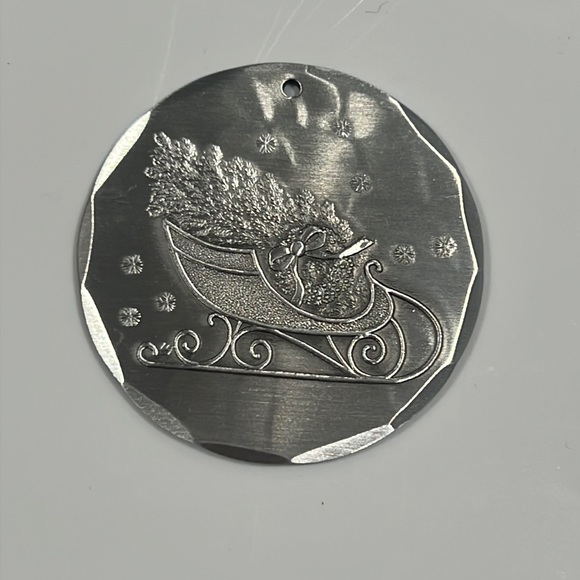 1987 Sleigh Ornament - Wendell August Forge - Picture 1 of 6